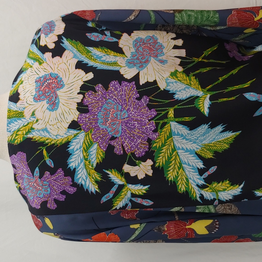 Floral Wrap Blouse in Black & Navy with Polka Trim Diane Von Furstenberg - Picture 8 of 13